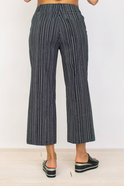 Habitat, 17564 City Stripe Capri, Black