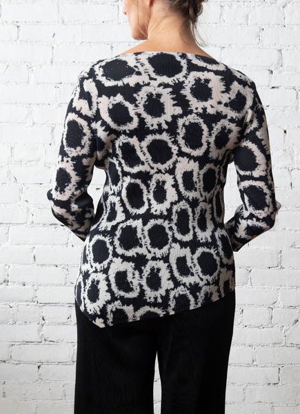 Olivia/Liv, 303105 Angle Circle Pullover, Black